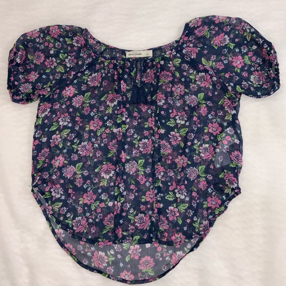 Girl’s Abercrombie Blue Floral Top Size S